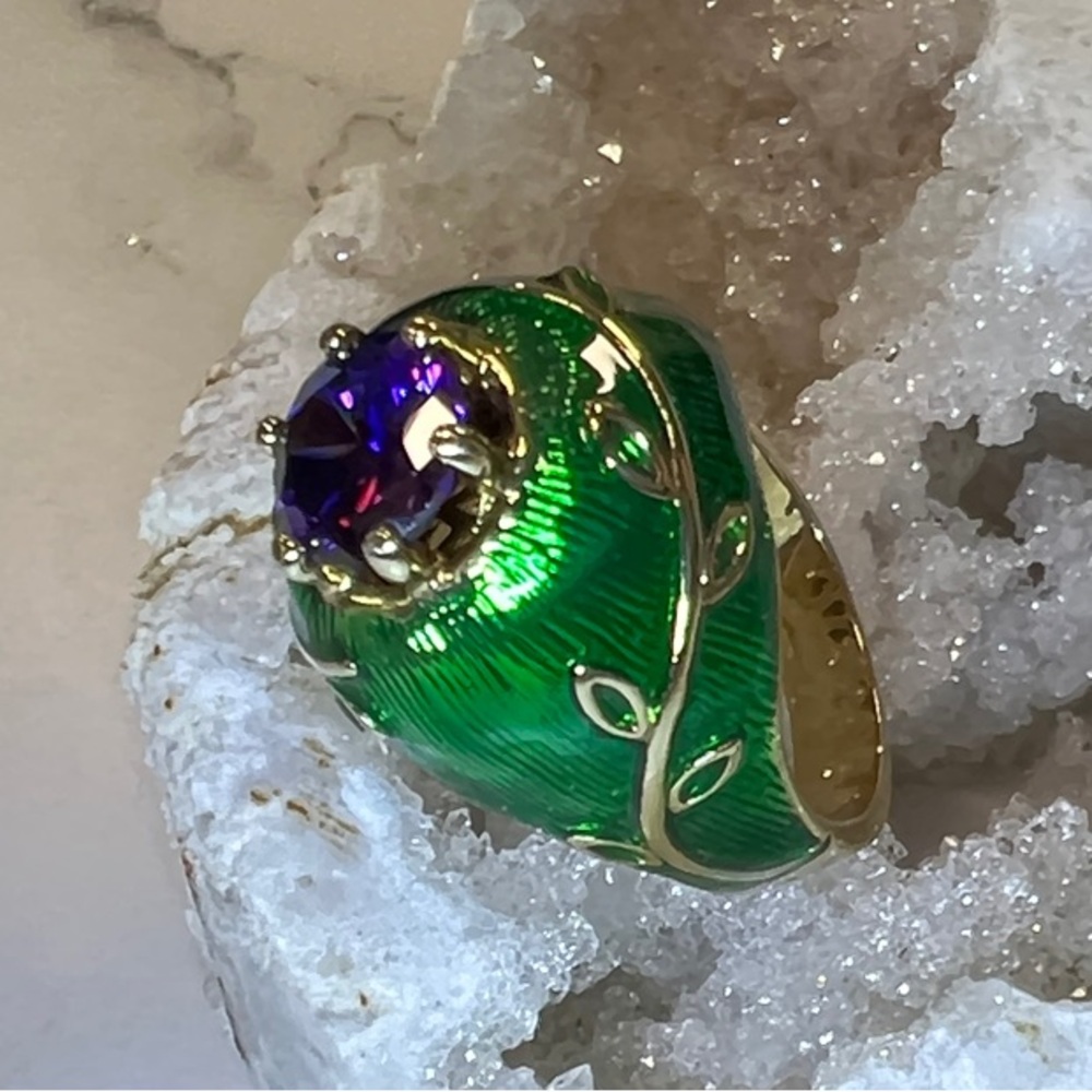 Vibrant Green and Purple Princess Amanda - Jardin a la Swiss Vine ring - size 9